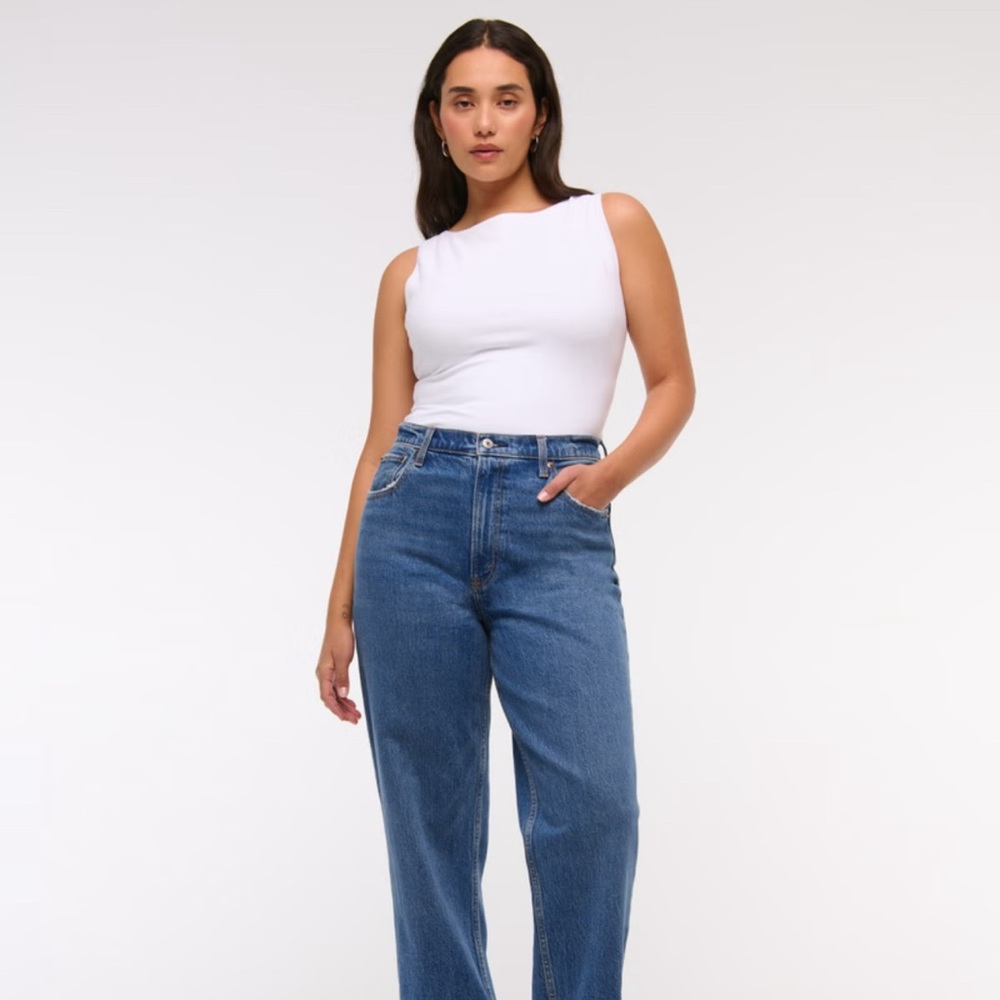 Abercrombie & Fitch Women's Straight Leg Blue Jeans
